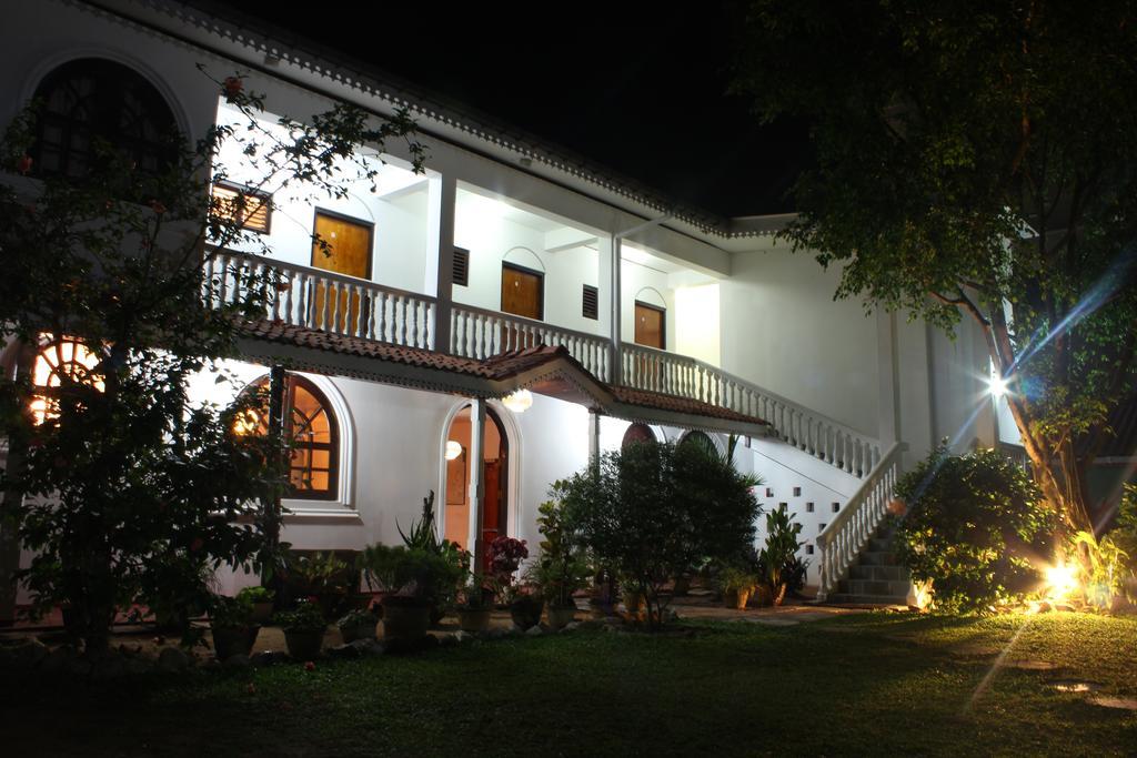 Hideaway Hikkaduwa Hotel Bagian luar foto